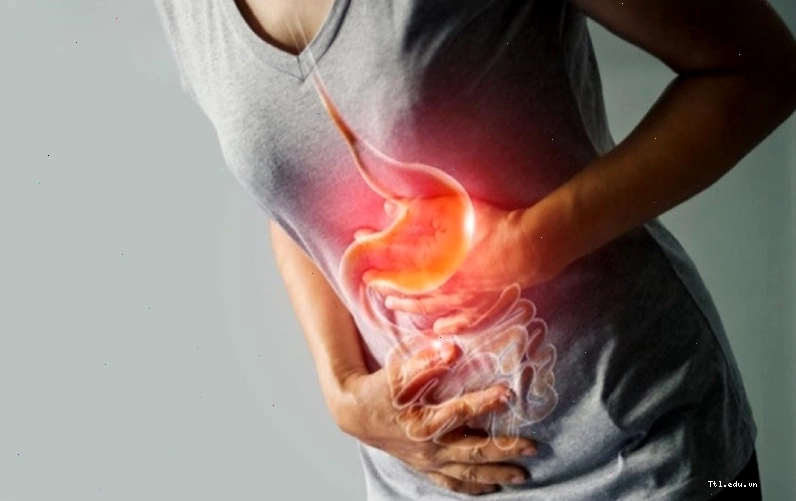 Tác hại của tỏi đen gây rối loạn hệ tiêu hóa với các triệu chứng khó chịu