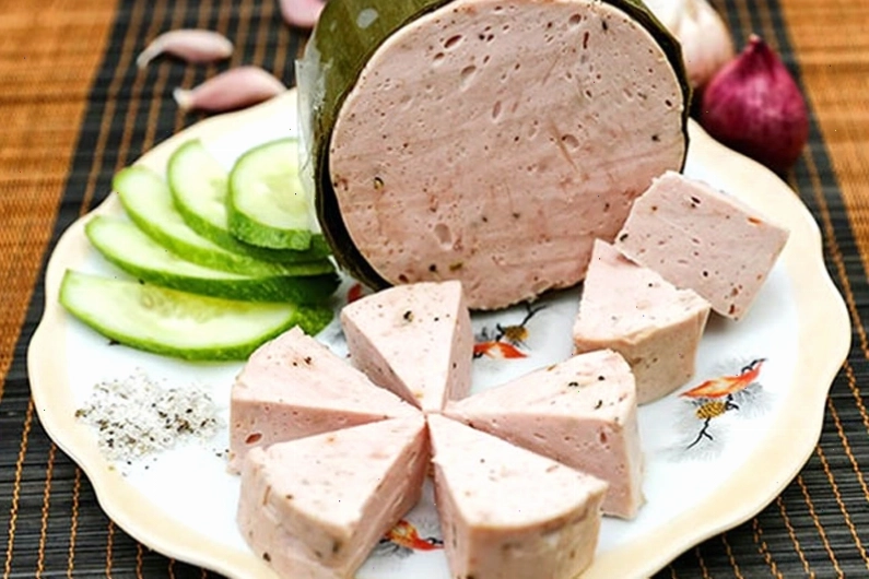 Thành phẩm giò nạc sau khi luộc