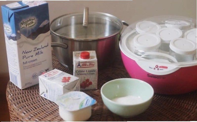 Thành phẩm sữa chua sánh mịn sau khi làm lạnh