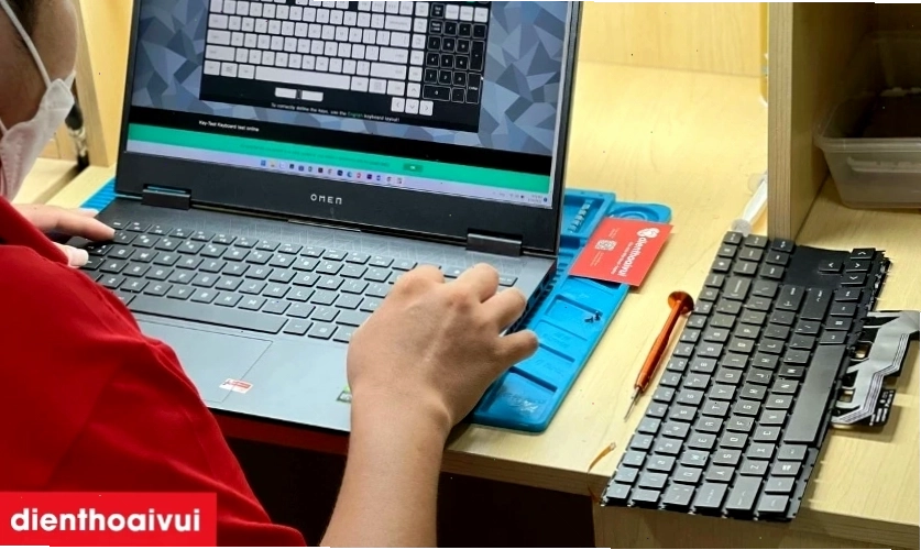 Thay bàn phím laptop HP Omen chuyên dụng cho game thủ