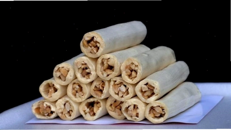 Thưởng thức kẹo kéo đậu phộng