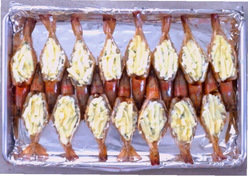 Tôm nướng phô mai trong lò nướng
