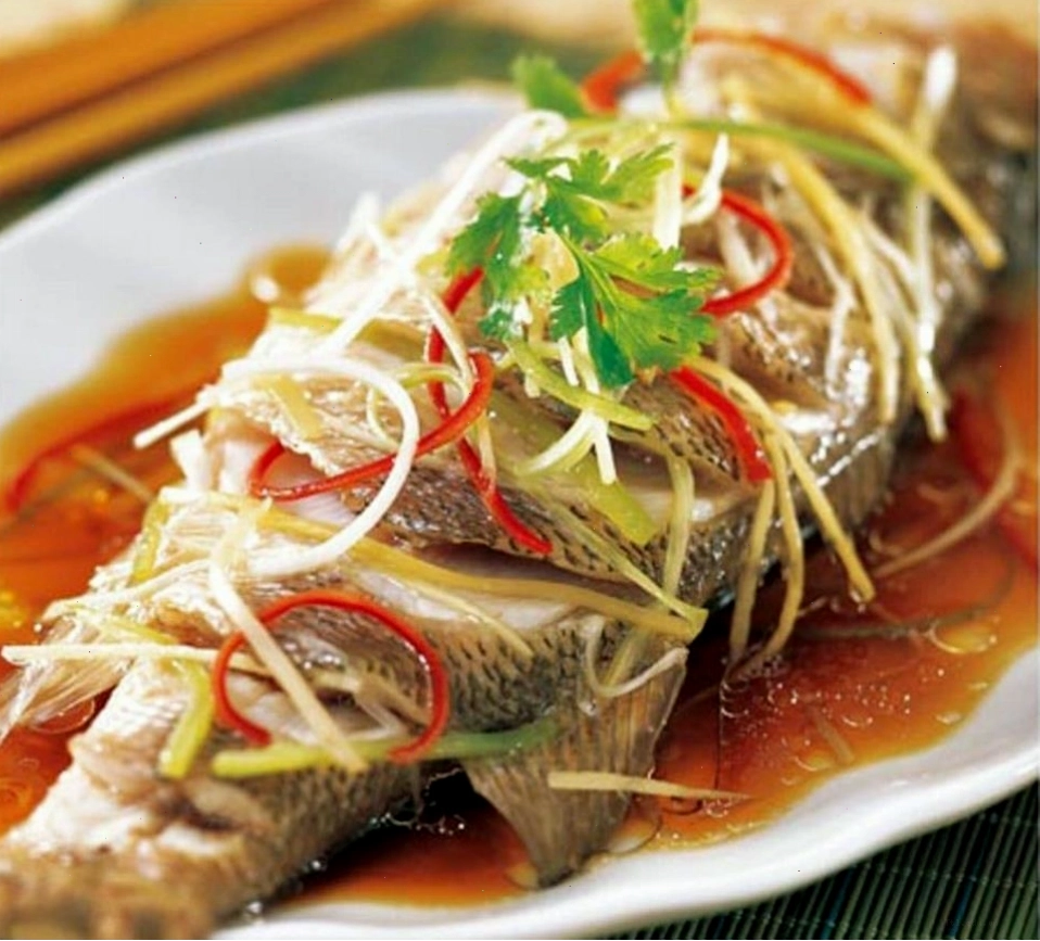 Trình bày đĩa cá hấp bia hấp dẫn