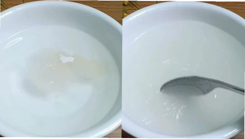 Trộn đều hỗn hợp bột rau câu và đường