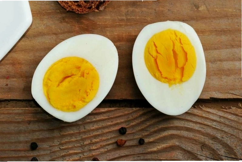 Trứng gà vỏ nâu và vỏ trắng có dinh dưỡng tương đương