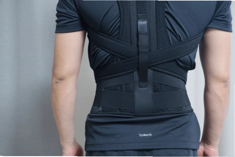 Tư thế ngồi đúng giúp phòng ngừa gù lưng