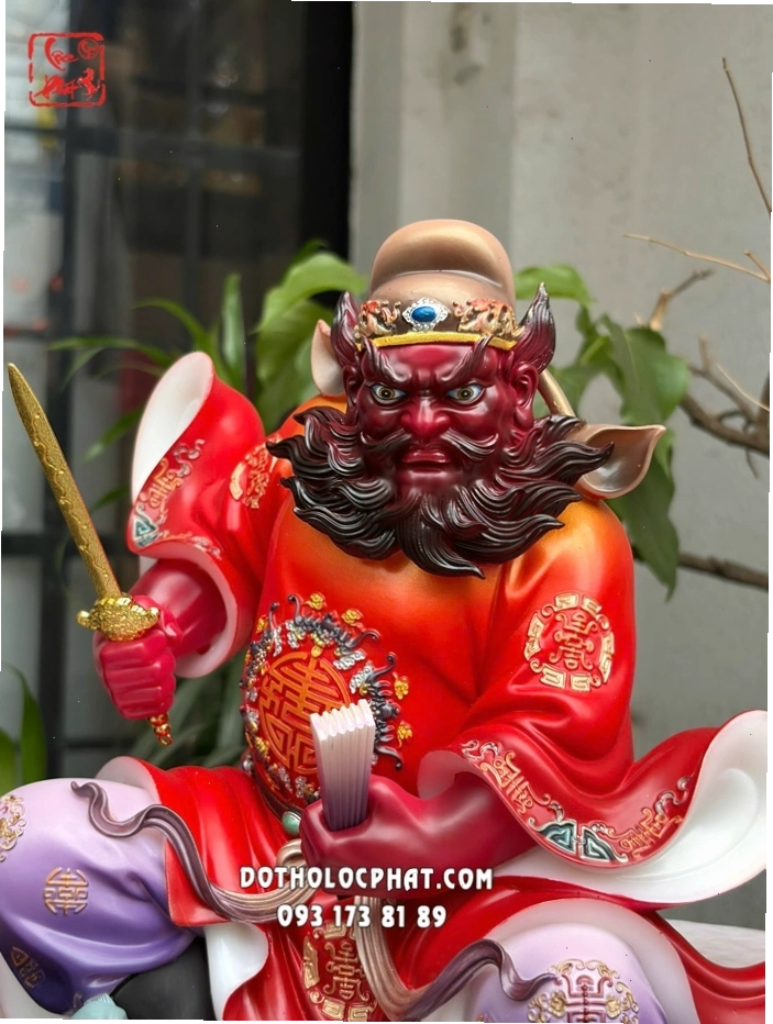 Tượng Chung Quỳ uy nghiêm