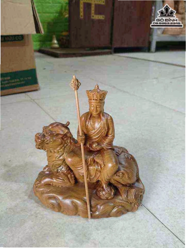 Tượng Địa Tạng Vương Bồ Tát bằng gỗ