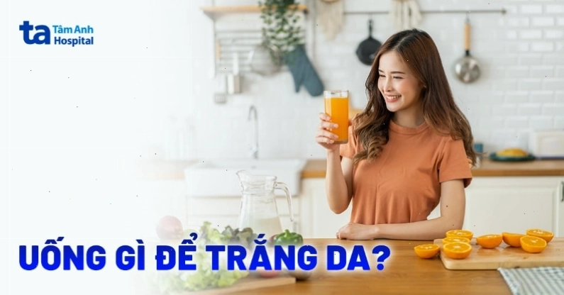 Uống đủ nước giúp làn da khỏe mạnh và tươi tắn