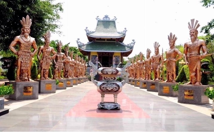 Vua Hùng và các nữ tướng